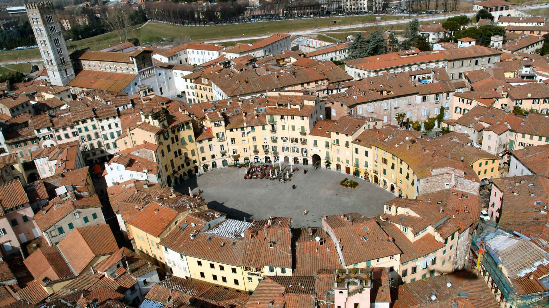 10 Beautiful Places To See in Lucca